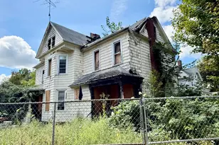 161 Lincoln St, Holyoke, MA 01040 - Photo 2