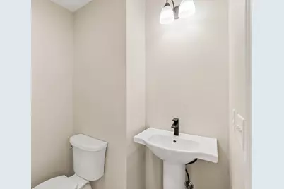 28-30 Quigley Ave, Chelmsford, MA 01863 - Photo 10