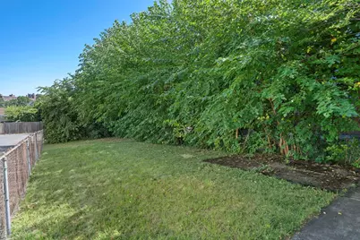 12 Bellevue St, Boston, MA 02125 - Photo 4