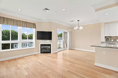 629 Hammond St #EPH15, Brookline, MA 02246 - Photo 10