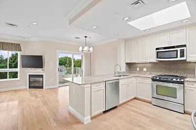 629 Hammond St #EPH15, Brookline, MA 02246 - Photo 14