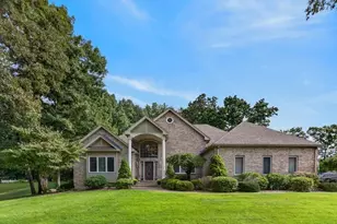 31 Hillcrest Cir, Westfield, MA 01085 - Photo 1
