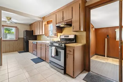 10 Glenway Ave, Peabody, MA 01960 - Photo 6
