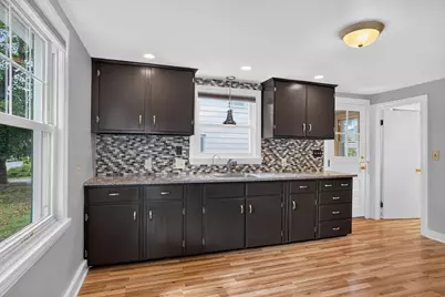 221 Fountain St, Framingham, MA 01702 - Photo 8
