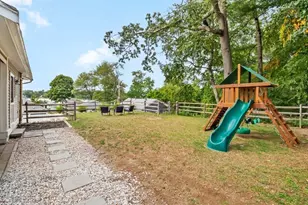21 Shepard Ave, Pembroke, MA 02359 - Photo 14