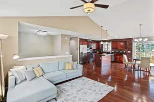 6 Greenhalge St, Worcester, MA 01604 - Photo 8