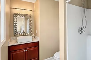 6 Greenhalge St, Worcester, MA 01604 - Photo 12