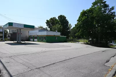 360 Mammoth Rd, Lowell, MA 01854 - Photo 2