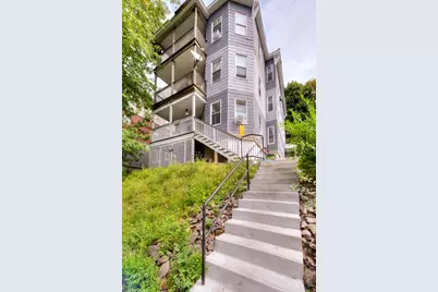 27 Rodney St, Worcester, MA 01605 - Photo 2
