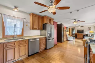 11 Acorn St, Wareham, MA 02558 - Photo 14