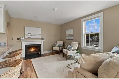 162 High St #B, Newburyport, MA 01950 - Photo 4