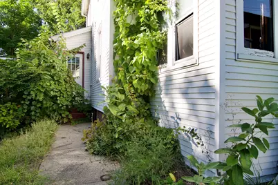 193 Sheridan St, Chicopee, MA 01013 - Photo 2
