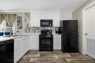 460 Collins, Attleboro, MA 02703 - Photo 8