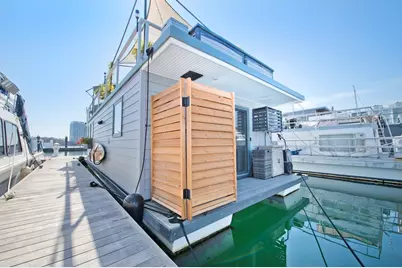 1 Pier 8 #B14, Boston, MA 02129 - Photo 32