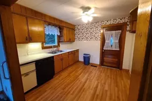 9 Spring St, Montague, MA 01376 - Photo 14