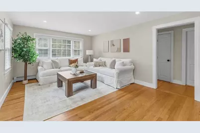 11 Bow St, Plainville, MA 02762 - Photo 16