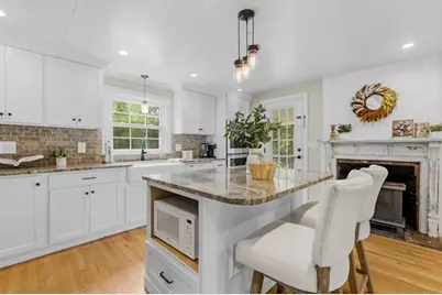 11 Bow St, Plainville, MA 02762 - Photo 10