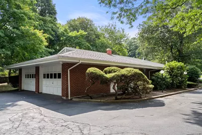 18 Chestnut Pl, Brookline, MA 02445 - Photo 18