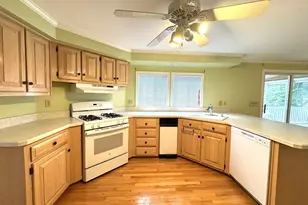 25 Fieldwood Dr, Bridgewater, MA 02324 - Photo 16