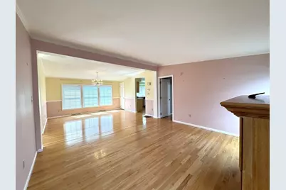 25 Fieldwood Dr, Bridgewater, MA 02324 - Photo 4