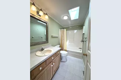 25 Fieldwood Dr, Bridgewater, MA 02324 - Photo 8