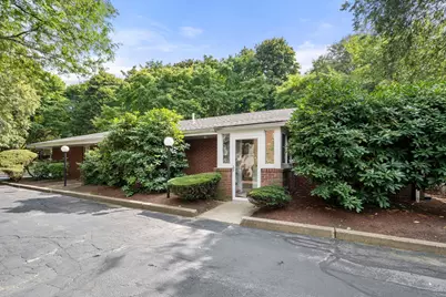 18 Chestnut Pl #18, Brookline, MA 02445 - Photo 1