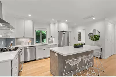 18 Chestnut Pl #18, Brookline, MA 02445 - Photo 2