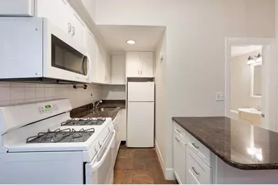11 Revere St #1, Boston, MA 02114 - Photo 6