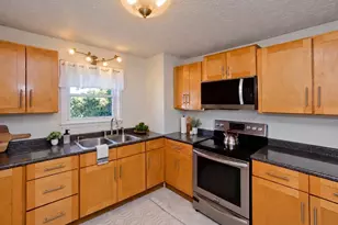 23 Jenness St, Springfield, MA 01104 - Photo 2
