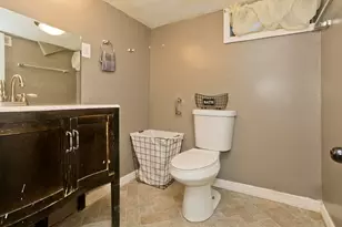 23 Jenness St, Springfield, MA 01104 - Photo 28
