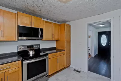 23 Jenness St, Springfield, MA 01104 - Photo 4
