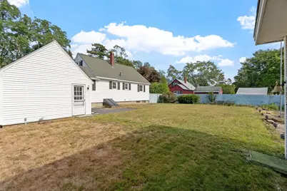 82 Russell St, Haverhill, MA 01830 - Photo 4