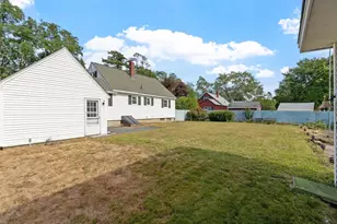 82 Russell St, Haverhill, MA 01830 - Photo 4