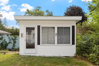 82 Russell St, Haverhill, MA 01830 - Photo 6
