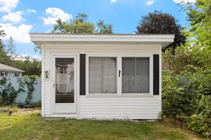 82 Russell St, Haverhill, MA 01830 - Photo 6