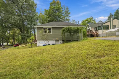 39 Lakeview Dr, Leominster, MA 01453 - Photo 2