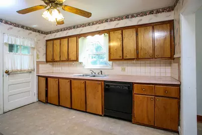 421 Elm St, Pittsfield, MA 01201 - Photo 6