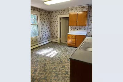 180 Grove St, Haverhill, MA 01832 - Photo 10