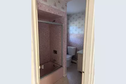180 Grove St, Haverhill, MA 01832 - Photo 18