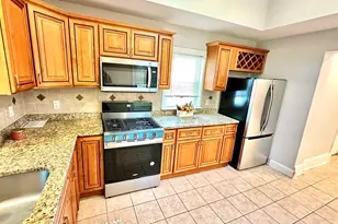 12 Madison St, Taunton, MA 02780 - Photo 10