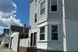 13 Social St, New Bedford, MA 02744 - Photo 2