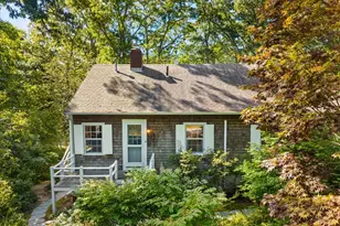 89 F R Lillie, Falmouth, MA 02543 - Photo 2