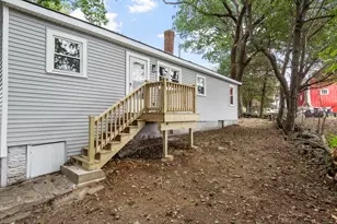 186 Pleasant St, Lunenburg, MA 01462 - Photo 6