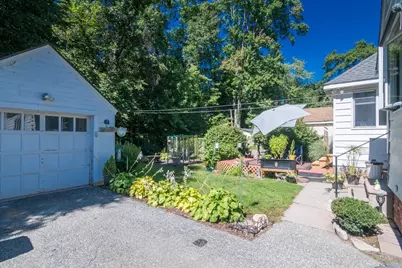 134 Eddywood St, Springfield, MA 01118 - Photo 24