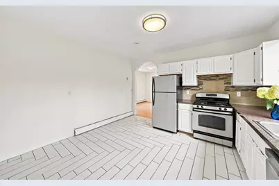 13 Knowlton St, Somerville, MA 02145 - Photo 10