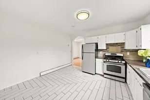 13 Knowlton St, Somerville, MA 02145 - Photo 10