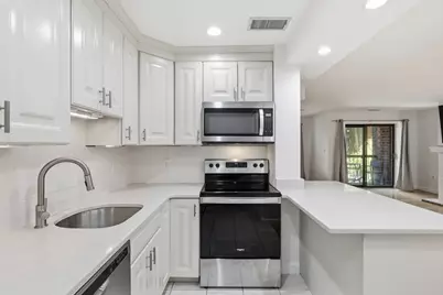 666 Main Street #210, Winchester, MA 01890 - Photo 12