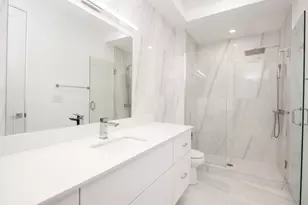 340 W 2nd St, Boston, MA 02127 - Photo 16