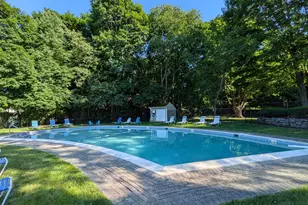 22 Chestnut Pl, Brookline, MA 02445 - Photo 10