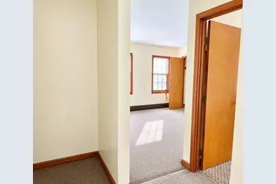 34 Dorchester St, Worcester, MA 01610 - Photo 10